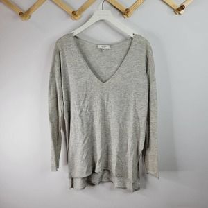 Aritzia Babaton long sleeve v neck sweater linen